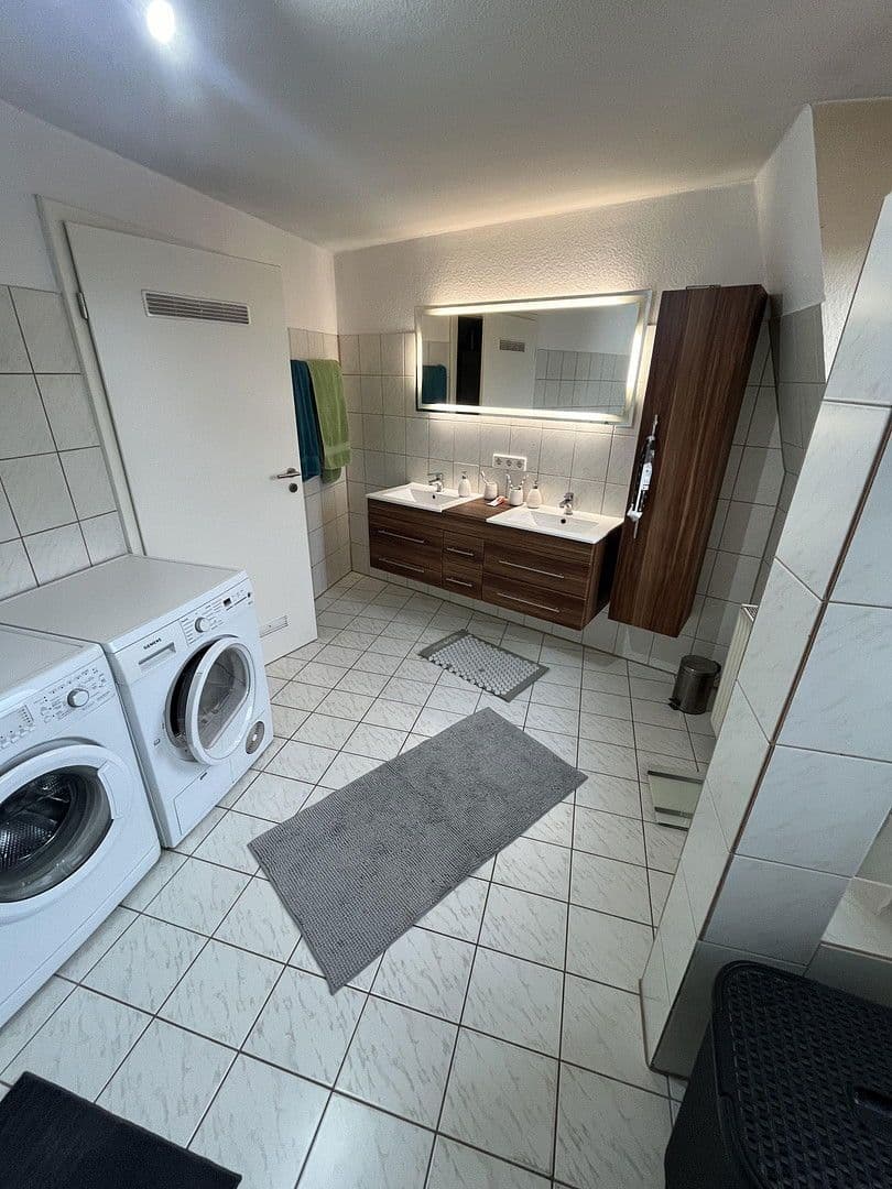 Prodej bytu 4+1 100 m², Brücknerstr. 3, Zirndorf, Bavorsko Prodej bytu 4+1 100 m², Brücknerstr. 3, Zirndorf, Bavorsko