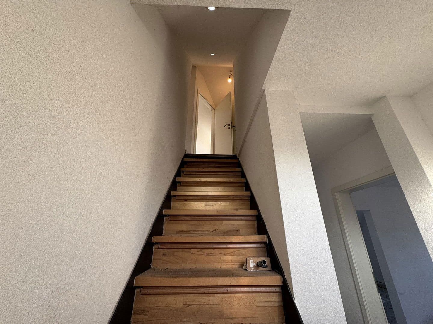 Prodej domu 250 m², pozemek 406 m², Bad Rappenau, Bádensko-Württembersko Prodej domu 250 m², pozemek 406 m², Bad Rappenau, Bádensko-Württembersko