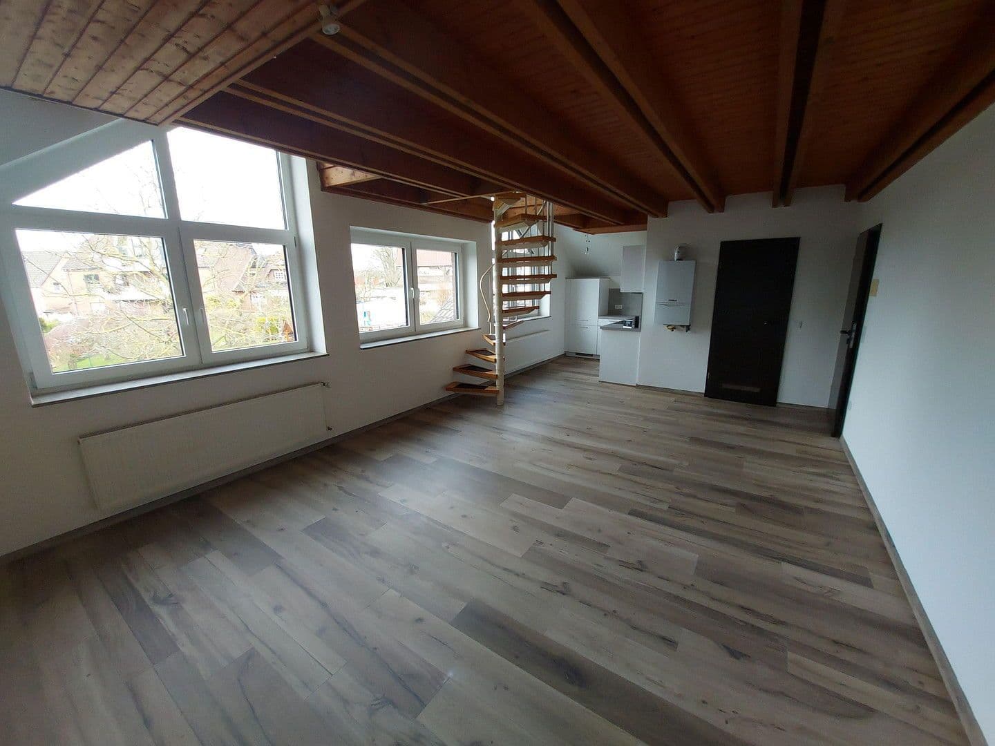 Pronájem bytu 1+1 35 m², Köln, Severní Porýní-Vestfálsko Pronájem bytu 1+1 35 m², Köln, Severní Porýní-Vestfálsko