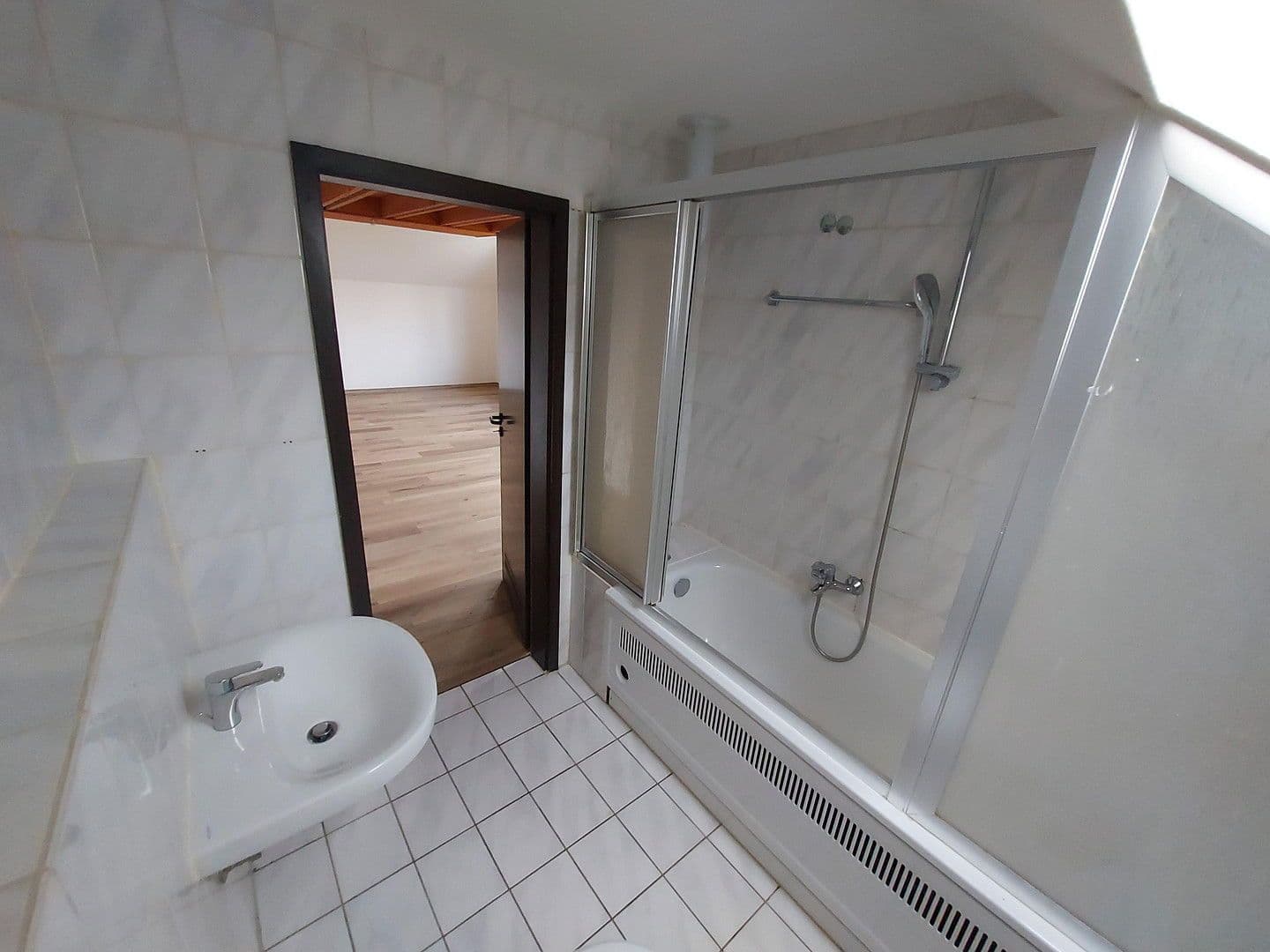 Pronájem bytu 1+1 35 m², Köln, Severní Porýní-Vestfálsko Pronájem bytu 1+1 35 m², Köln, Severní Porýní-Vestfálsko