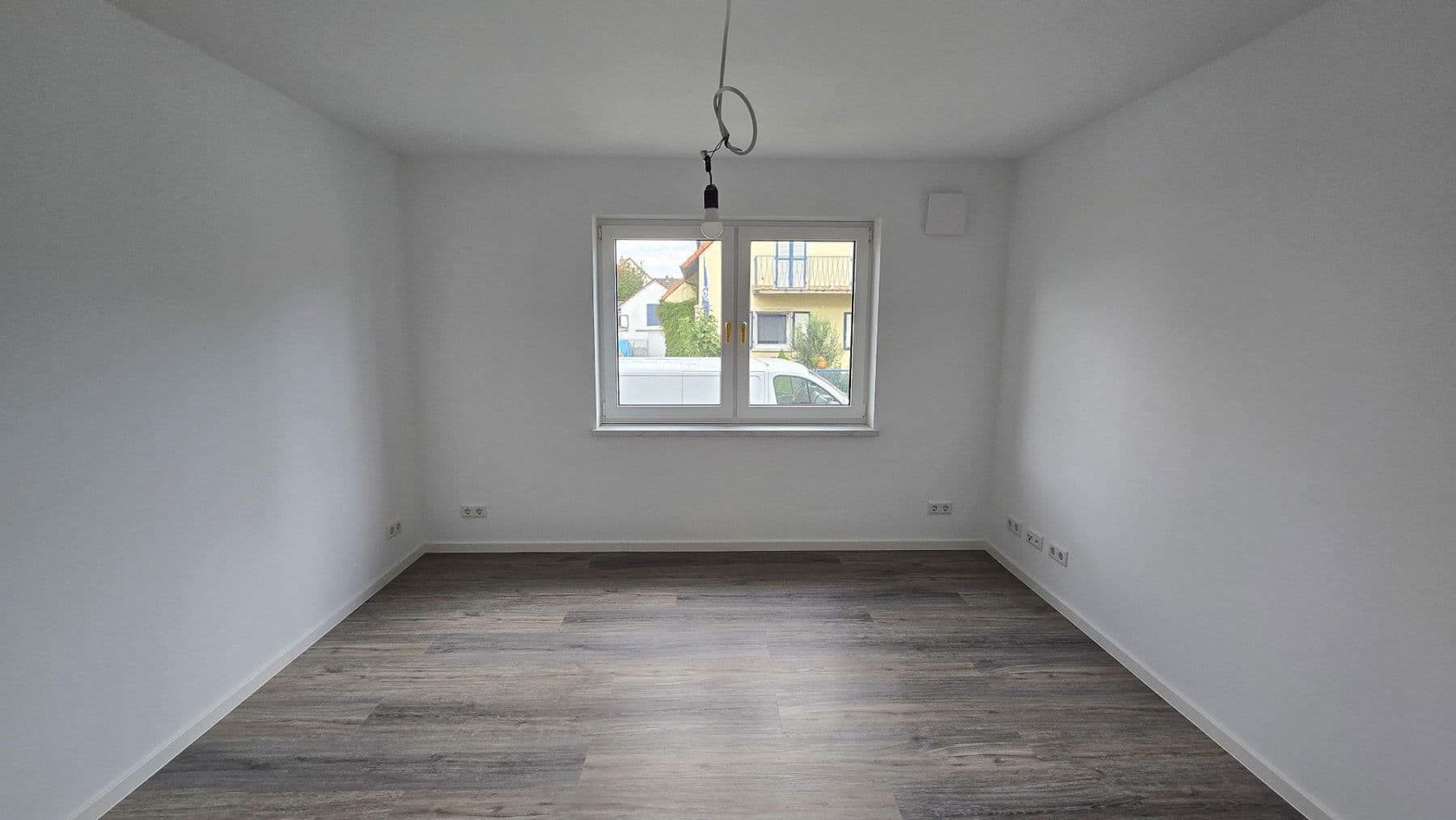 Pronájem domu 80 m², pozemek 370 m², Römerberg, Porýní-Falc Pronájem domu 80 m², pozemek 370 m², Römerberg, Porýní-Falc