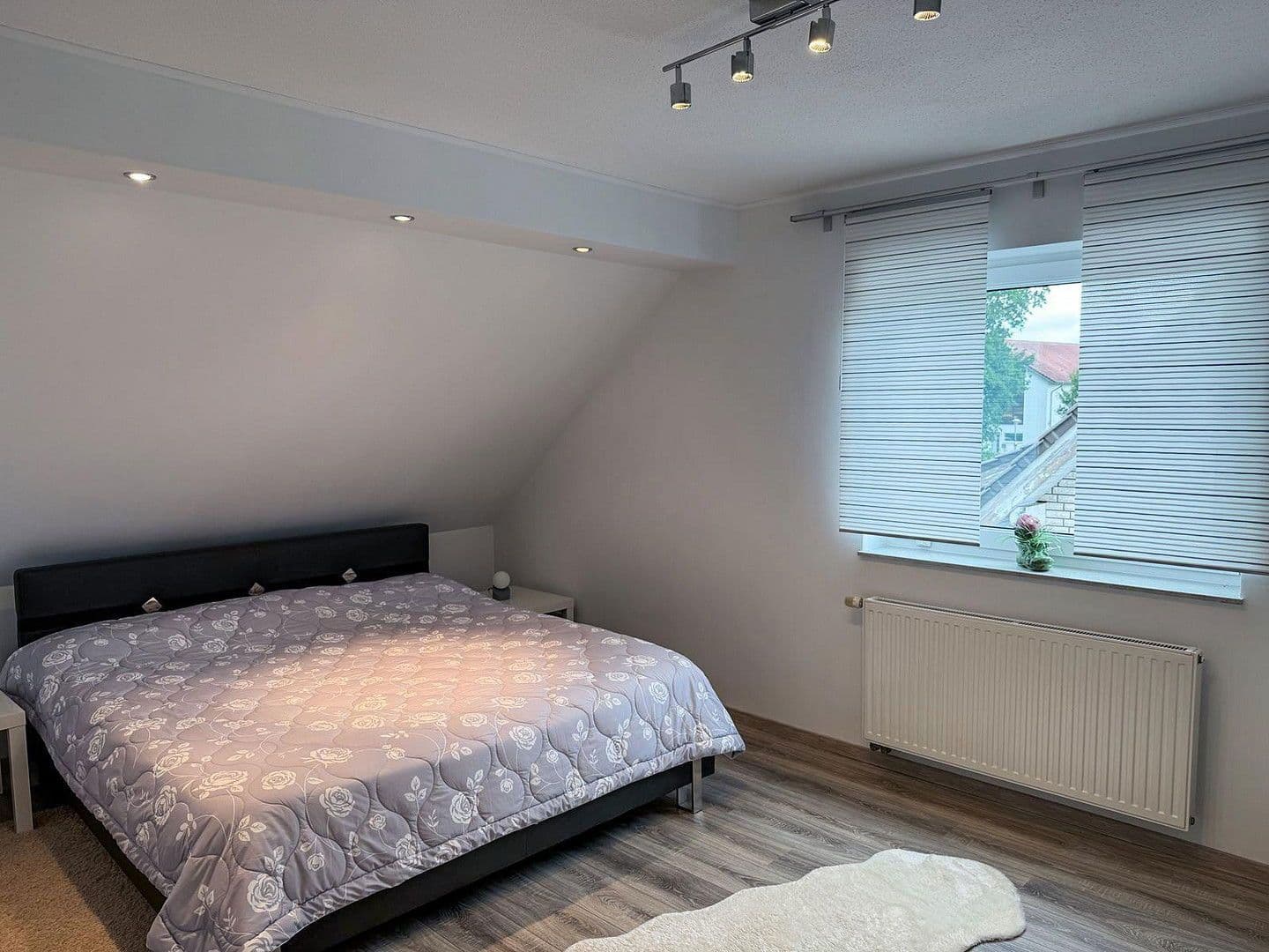 Prodej domu 168 m², pozemek 334 m², Bielefeld, Severní Porýní-Vestfálsko Prodej domu 168 m², pozemek 334 m², Bielefeld, Severní Porýní-Vestfálsko