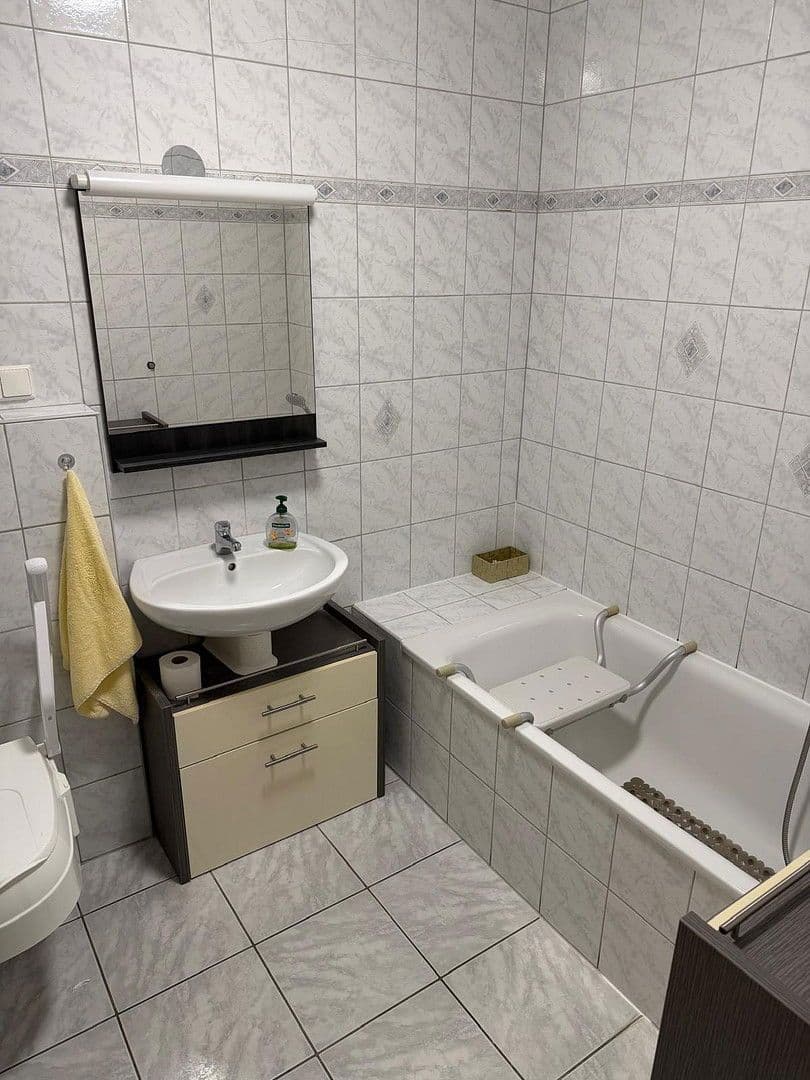 Prodej domu 168 m², pozemek 334 m², Bielefeld, Severní Porýní-Vestfálsko Prodej domu 168 m², pozemek 334 m², Bielefeld, Severní Porýní-Vestfálsko