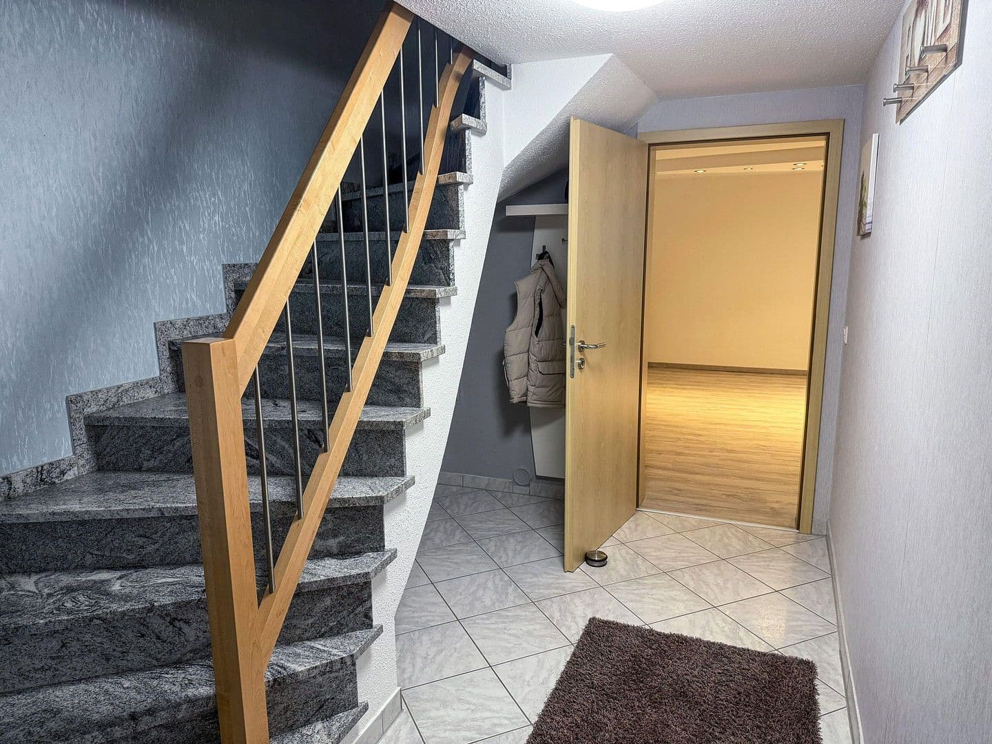 Prodej domu 168 m², pozemek 334 m², Bielefeld, Severní Porýní-Vestfálsko Prodej domu 168 m², pozemek 334 m², Bielefeld, Severní Porýní-Vestfálsko