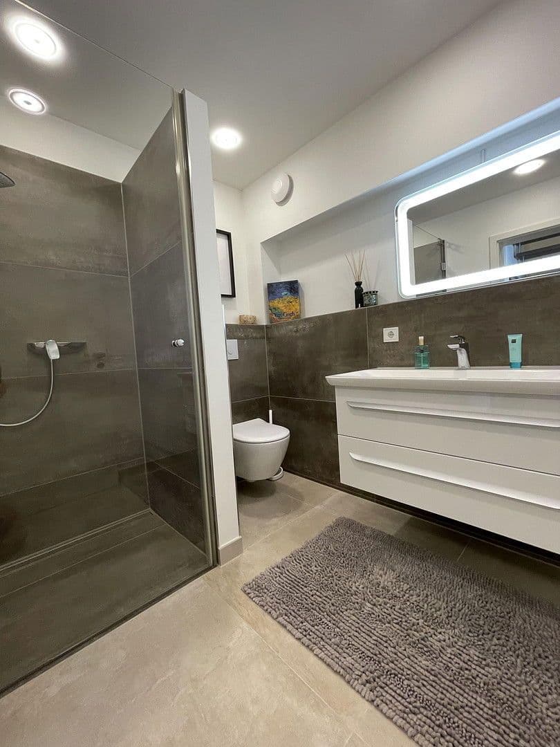 Prodej domu 253 m², pozemek 327 m², Baden-Baden, Bádensko-Württembersko Prodej domu 253 m², pozemek 327 m², Baden-Baden, Bádensko-Württembersko