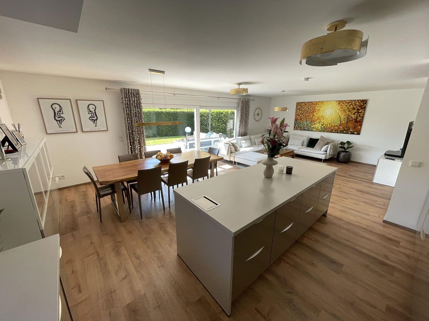 Prodej domu 253 m², pozemek 327 m², Baden-Baden, Bádensko-Württembersko Prodej domu 253 m², pozemek 327 m², Baden-Baden, Bádensko-Württembersko