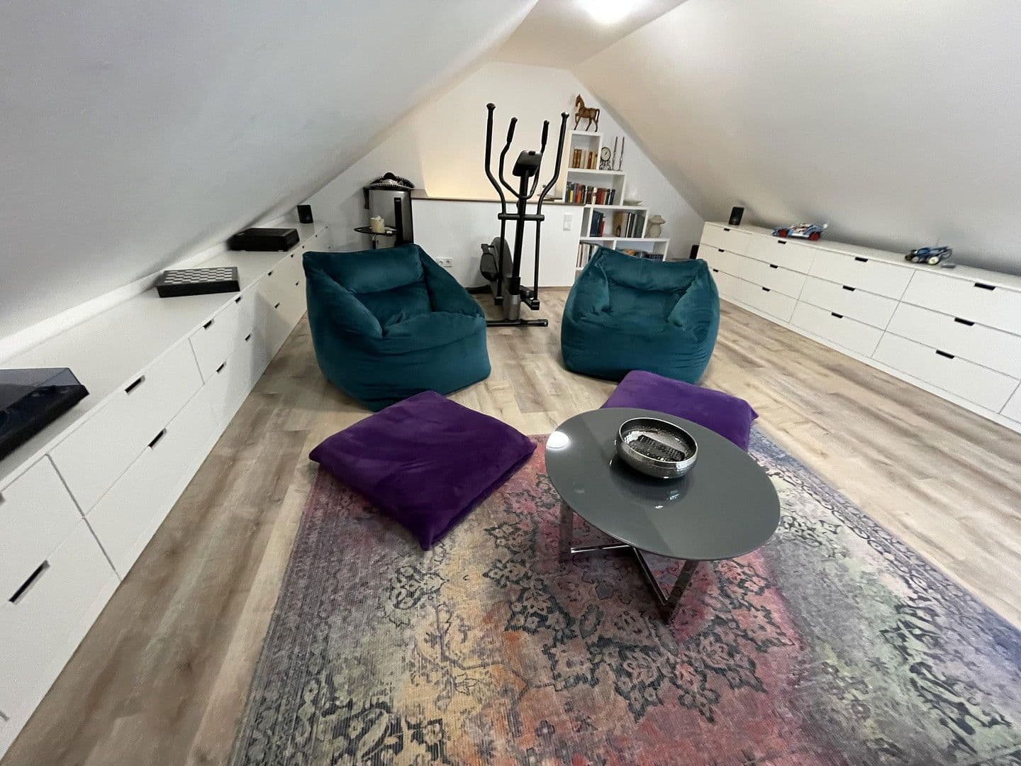 Prodej domu 253 m², pozemek 327 m², Baden-Baden, Bádensko-Württembersko Prodej domu 253 m², pozemek 327 m², Baden-Baden, Bádensko-Württembersko