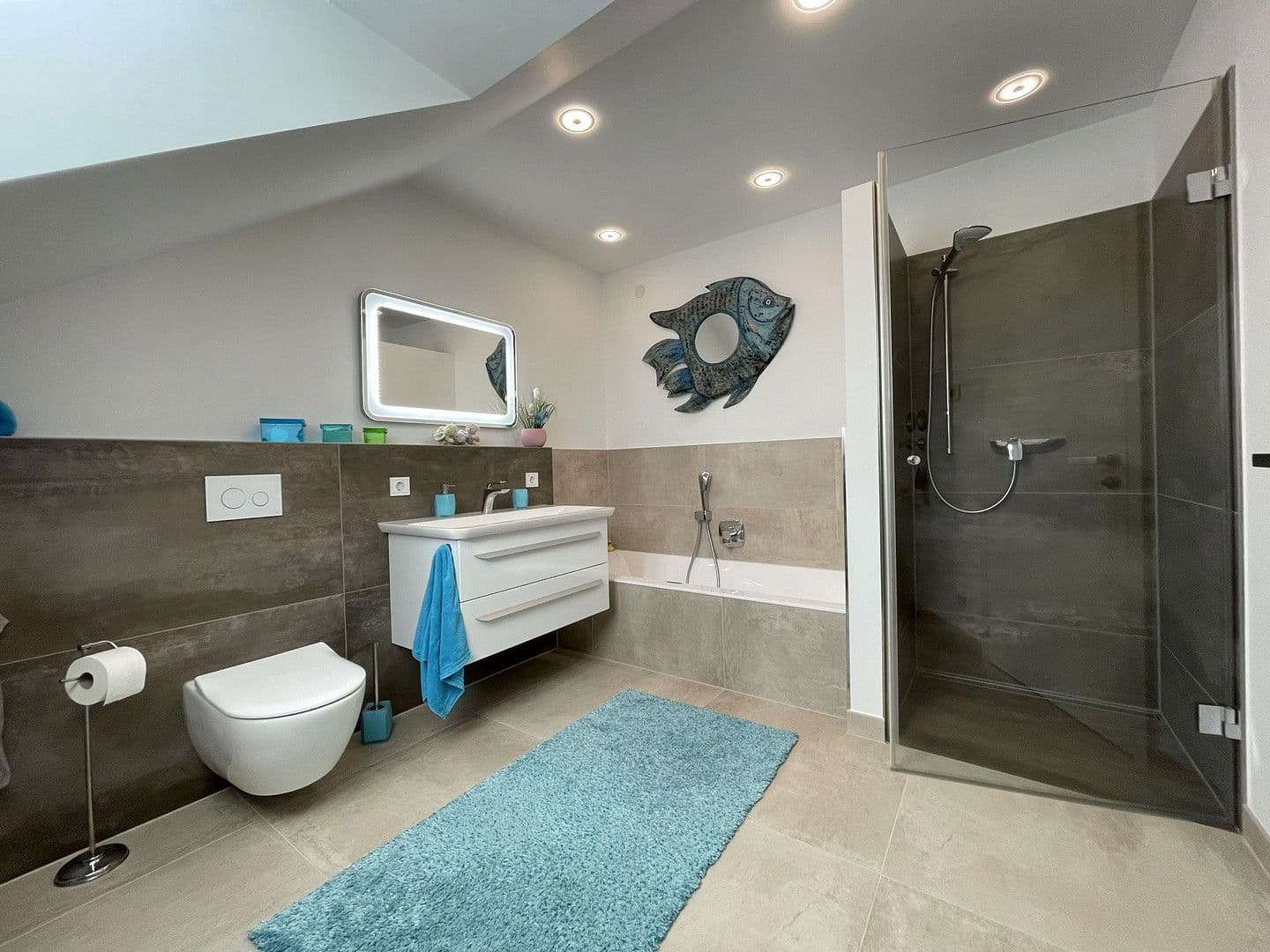 Prodej domu 253 m², pozemek 327 m², Baden-Baden, Bádensko-Württembersko Prodej domu 253 m², pozemek 327 m², Baden-Baden, Bádensko-Württembersko