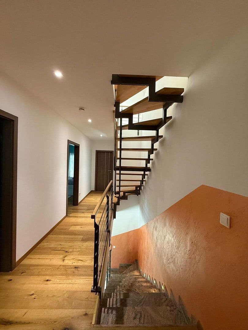 Prodej domu 263 m², pozemek 880 m², Schwabach, Bavorsko Prodej domu 263 m², pozemek 880 m², Schwabach, Bavorsko