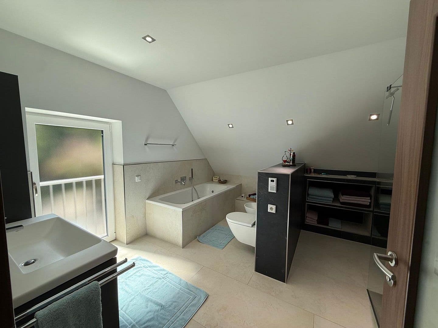 Prodej domu 263 m², pozemek 880 m², Schwabach, Bavorsko Prodej domu 263 m², pozemek 880 m², Schwabach, Bavorsko