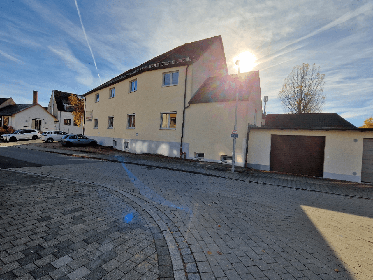 Prodej nebytového prostoru 1.213 m², Schleifweg 1b, Uttenreuth, Bavorsko Prodej nebytového prostoru 1.213 m², Schleifweg 1b, Uttenreuth, Bavorsko