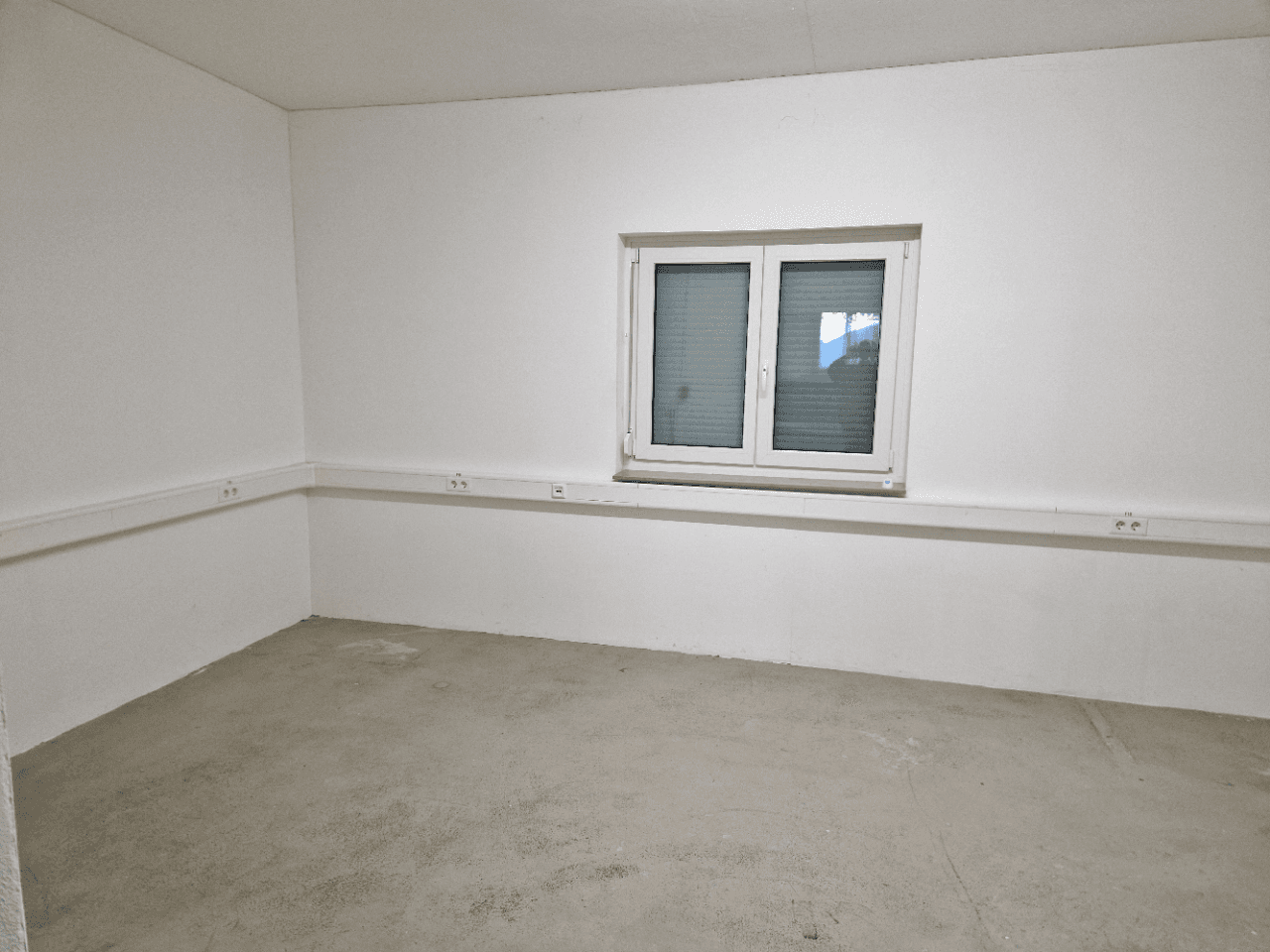 Prodej nebytového prostoru 1.213 m², Schleifweg 1b, Uttenreuth, Bavorsko Prodej nebytového prostoru 1.213 m², Schleifweg 1b, Uttenreuth, Bavorsko