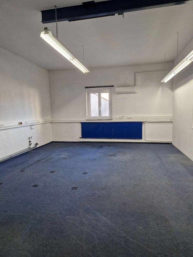 Prodej nebytového prostoru 1.213 m², Schleifweg 1b, Uttenreuth, Bavorsko Prodej nebytového prostoru 1.213 m², Schleifweg 1b, Uttenreuth, Bavorsko