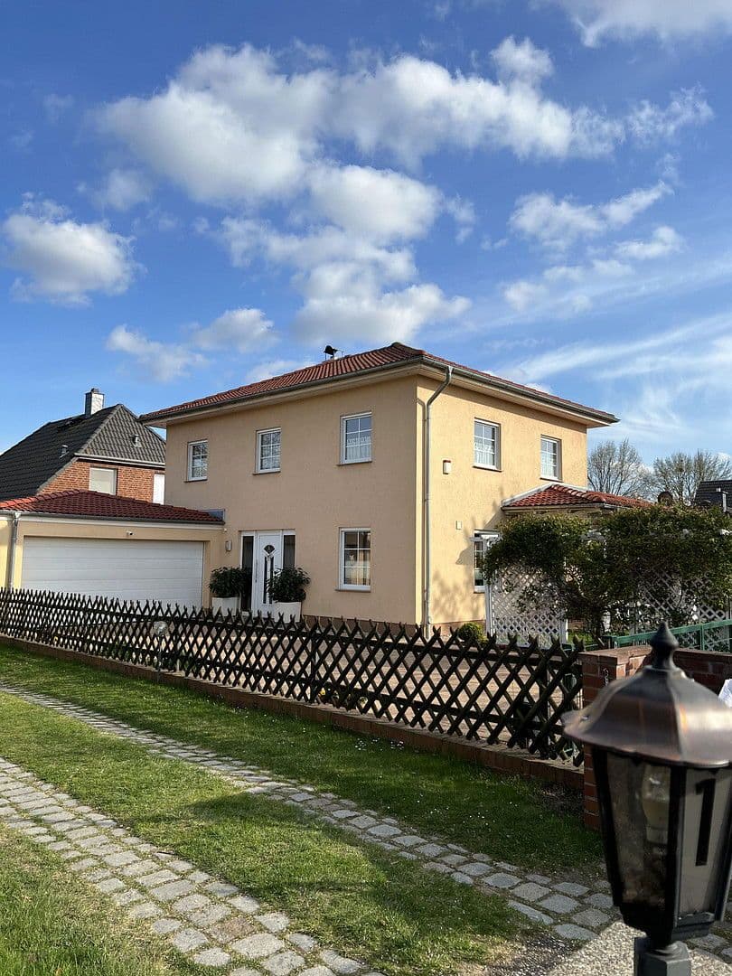 Prodej domu 140 m², pozemek 433 m², Hohen Neuendorf, Braniborsko Prodej domu 140 m², pozemek 433 m², Hohen Neuendorf, Braniborsko
