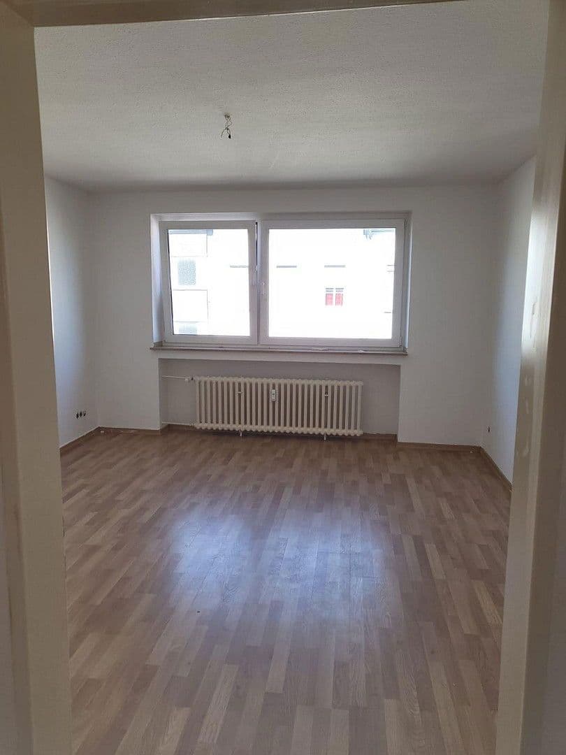Pronájem bytu 2+1 92 m², Rheinstr. 16, Krefeld, Severní Porýní-Vestfálsko Pronájem bytu 2+1 92 m², Rheinstr. 16, Krefeld, Severní Porýní-Vestfálsko
