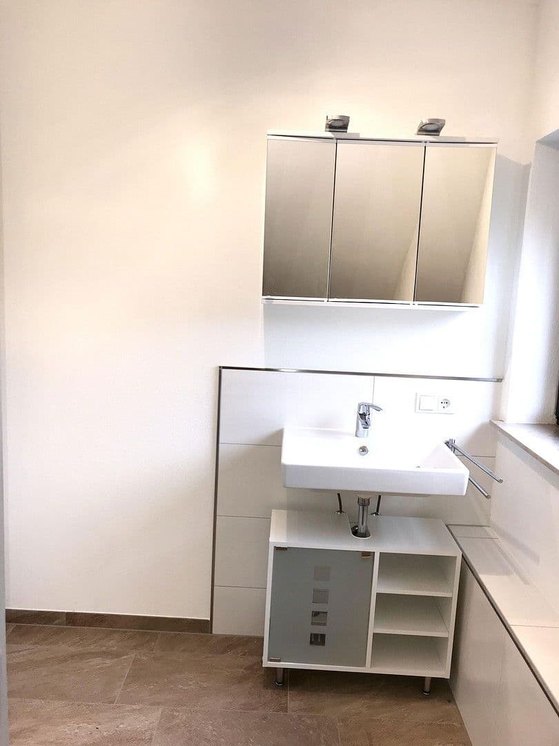 Pronájem bytu 3+1 60 m², Albstadt, Bádensko-Württembersko Pronájem bytu 3+1 60 m², Albstadt, Bádensko-Württembersko
