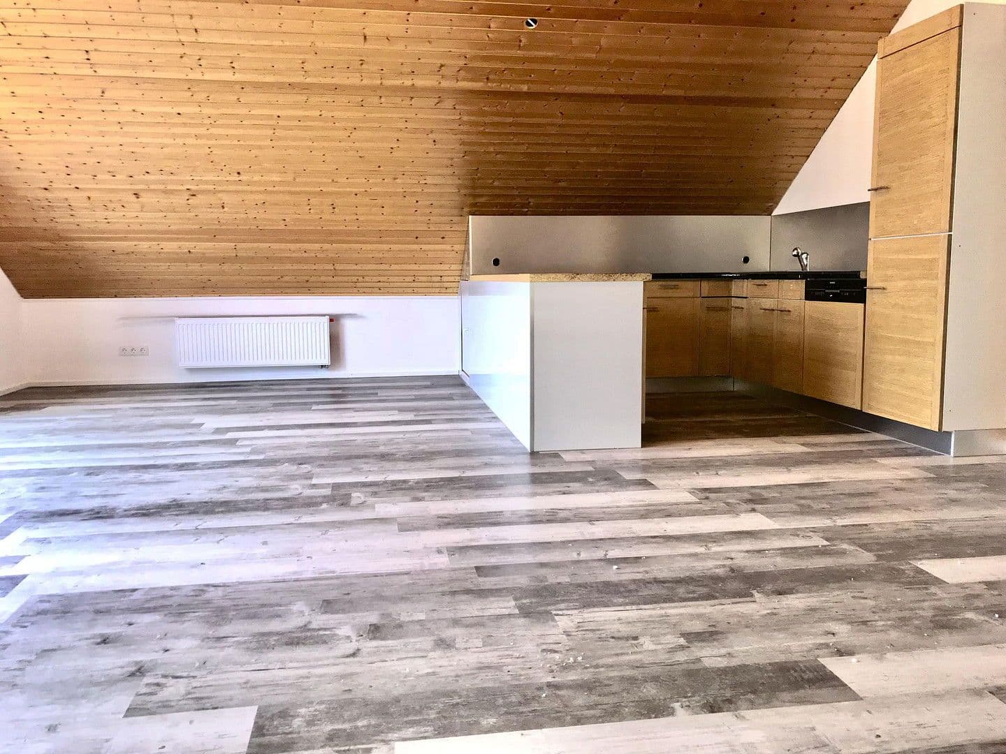 Pronájem bytu 3+1 60 m², Albstadt, Bádensko-Württembersko Pronájem bytu 3+1 60 m², Albstadt, Bádensko-Württembersko