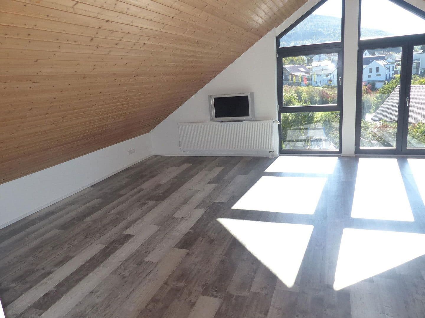 Pronájem bytu 3+1 60 m², Albstadt, Bádensko-Württembersko Pronájem bytu 3+1 60 m², Albstadt, Bádensko-Württembersko