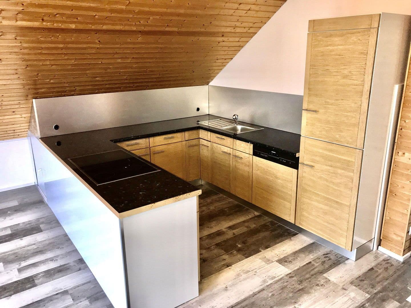 Pronájem bytu 3+1 60 m², Albstadt, Bádensko-Württembersko Pronájem bytu 3+1 60 m², Albstadt, Bádensko-Württembersko