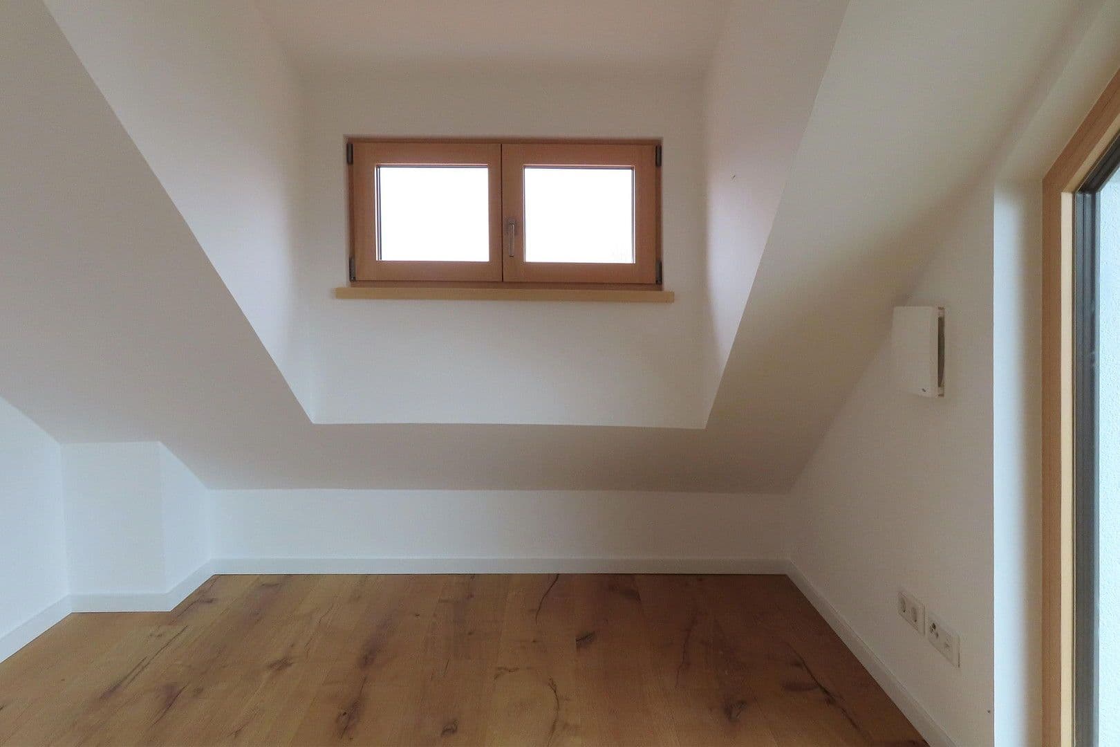 Prodej domu 133 m², pozemek 382 m², München, Bavorsko Prodej domu 133 m², pozemek 382 m², München, Bavorsko