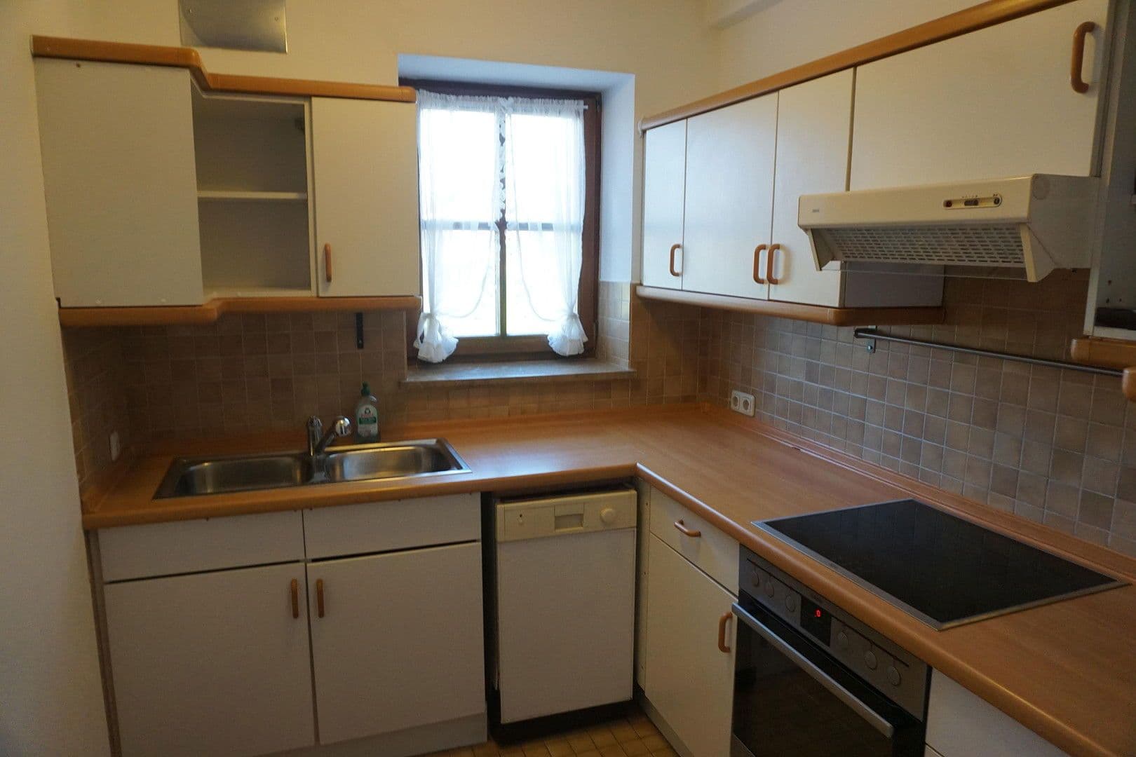 Prodej domu 250 m², pozemek 931 m², Huglfing, Bavorsko Prodej domu 250 m², pozemek 931 m², Huglfing, Bavorsko