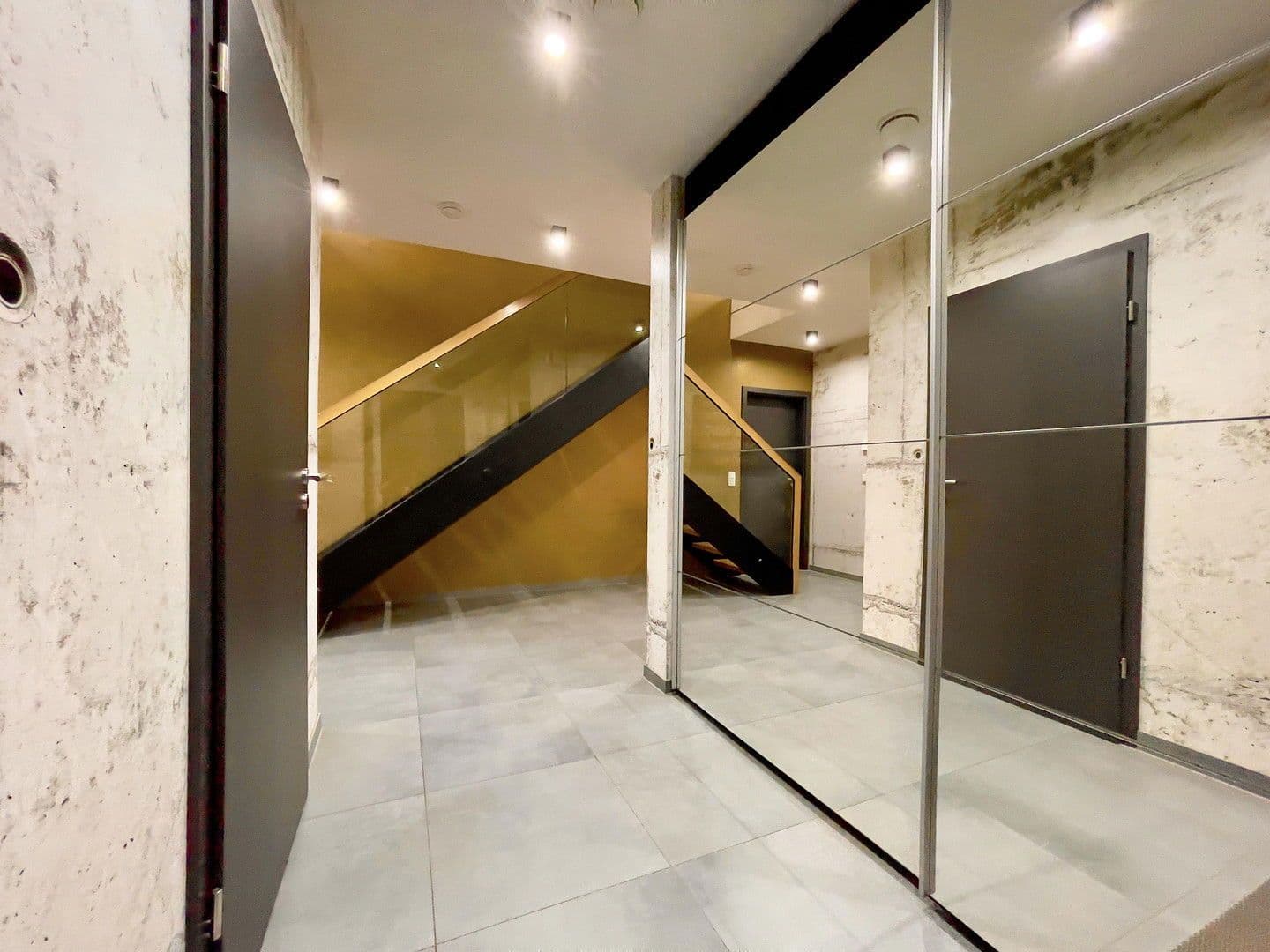 Prodej domu 163 m², pozemek 485 m², Waldshut-Tiengen, Bádensko-Württembersko Prodej domu 163 m², pozemek 485 m², Waldshut-Tiengen, Bádensko-Württembersko