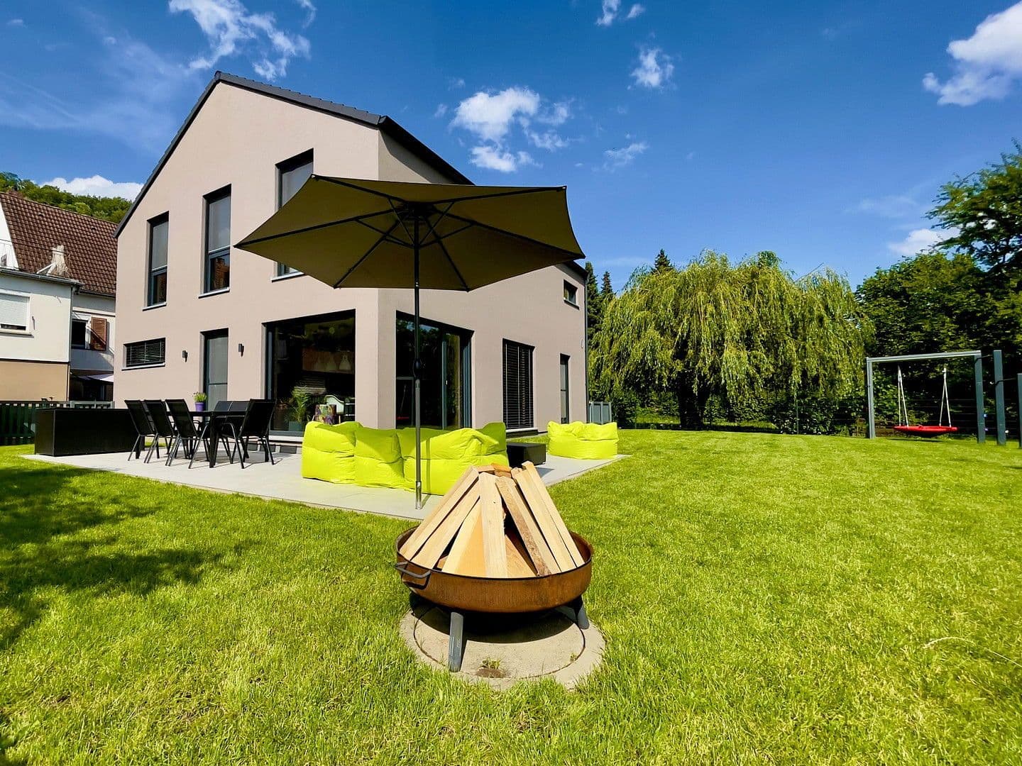 Prodej domu 163 m², pozemek 485 m², Waldshut-Tiengen, Bádensko-Württembersko Prodej domu 163 m², pozemek 485 m², Waldshut-Tiengen, Bádensko-Württembersko