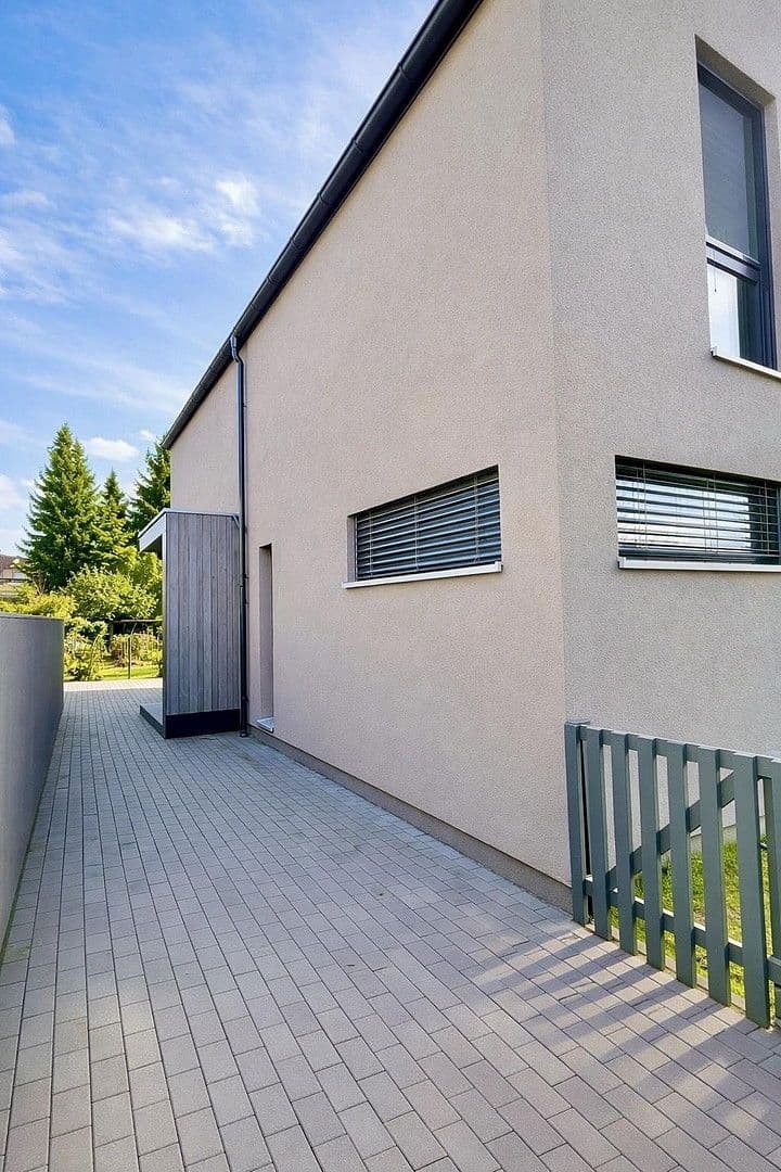 Prodej domu 163 m², pozemek 485 m², Waldshut-Tiengen, Bádensko-Württembersko Prodej domu 163 m², pozemek 485 m², Waldshut-Tiengen, Bádensko-Württembersko