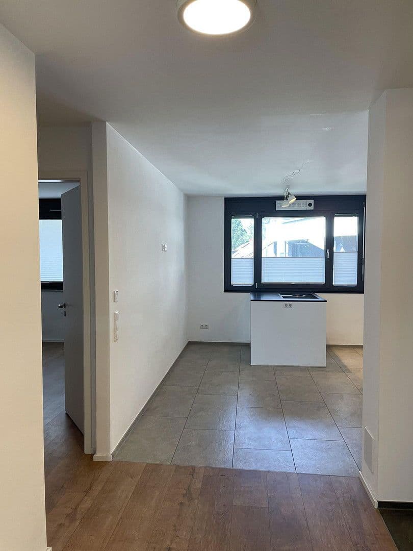 Pronájem bytu 3+1 89 m², Stuttgart, Bádensko-Württembersko Pronájem bytu 3+1 89 m², Stuttgart, Bádensko-Württembersko