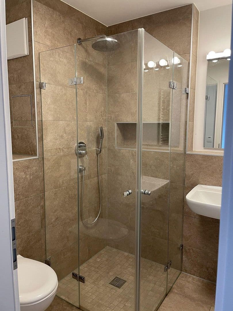 Pronájem bytu 3+1 89 m², Stuttgart, Bádensko-Württembersko Pronájem bytu 3+1 89 m², Stuttgart, Bádensko-Württembersko