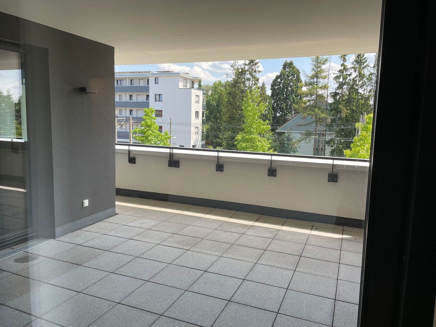 Pronájem bytu 3+1 89 m², Stuttgart, Bádensko-Württembersko Pronájem bytu 3+1 89 m², Stuttgart, Bádensko-Württembersko