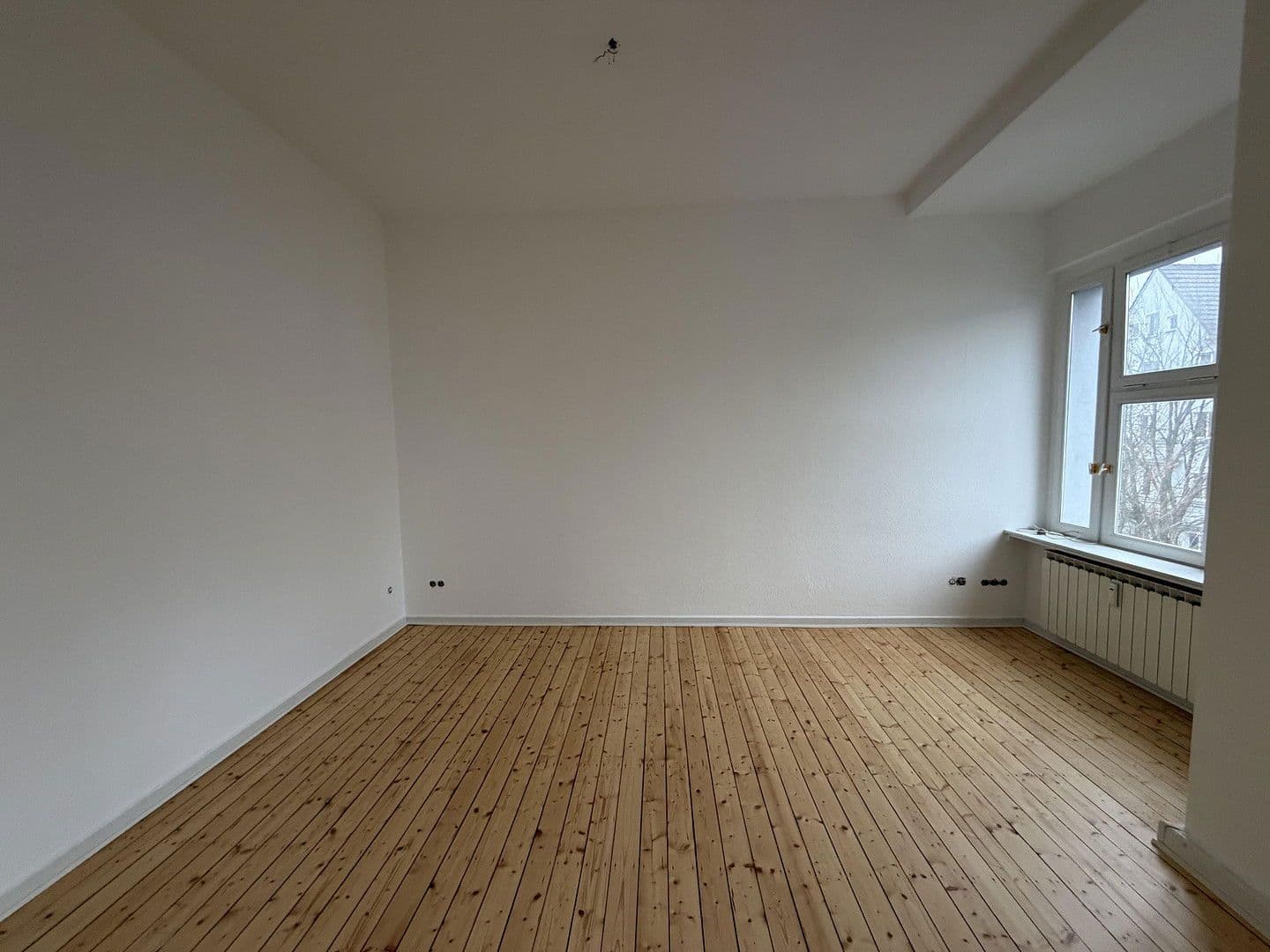 Pronájem bytu 2+1 87 m², Petersbergstraße 88, Köln, Severní Porýní-Vestfálsko Pronájem bytu 2+1 87 m², Petersbergstraße 88, Köln, Severní Porýní-Vestfálsko