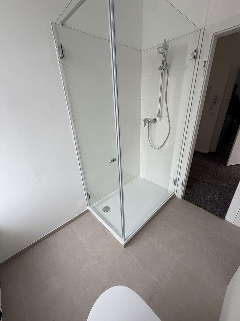 Pronájem bytu 2+1 87 m², Petersbergstraße 88, Köln, Severní Porýní-Vestfálsko Pronájem bytu 2+1 87 m², Petersbergstraße 88, Köln, Severní Porýní-Vestfálsko