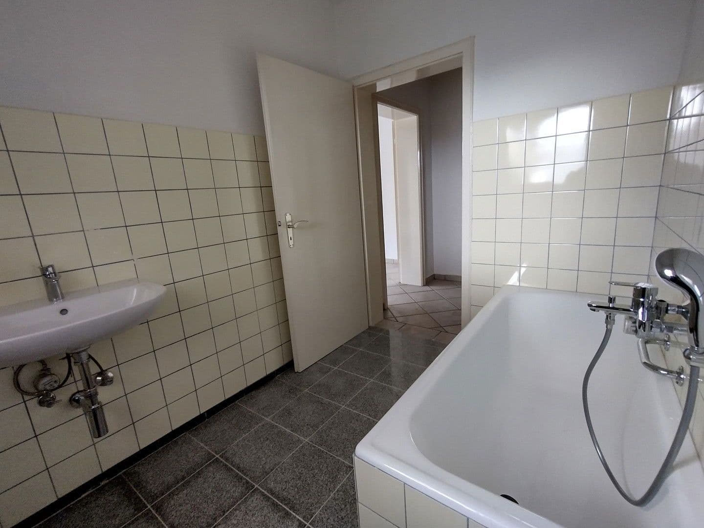 Pronájem bytu 3+1 119 m², Schwimmbadstraße 7, Bad Herrenalb, Bádensko-Württembersko Pronájem bytu 3+1 119 m², Schwimmbadstraße 7, Bad Herrenalb, Bádensko-Württembersko