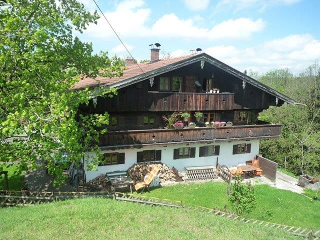 Pronájem bytu 4+1 82 m², Laim 70, Hausham, Bavorsko Pronájem bytu 4+1 82 m², Laim 70, Hausham, Bavorsko