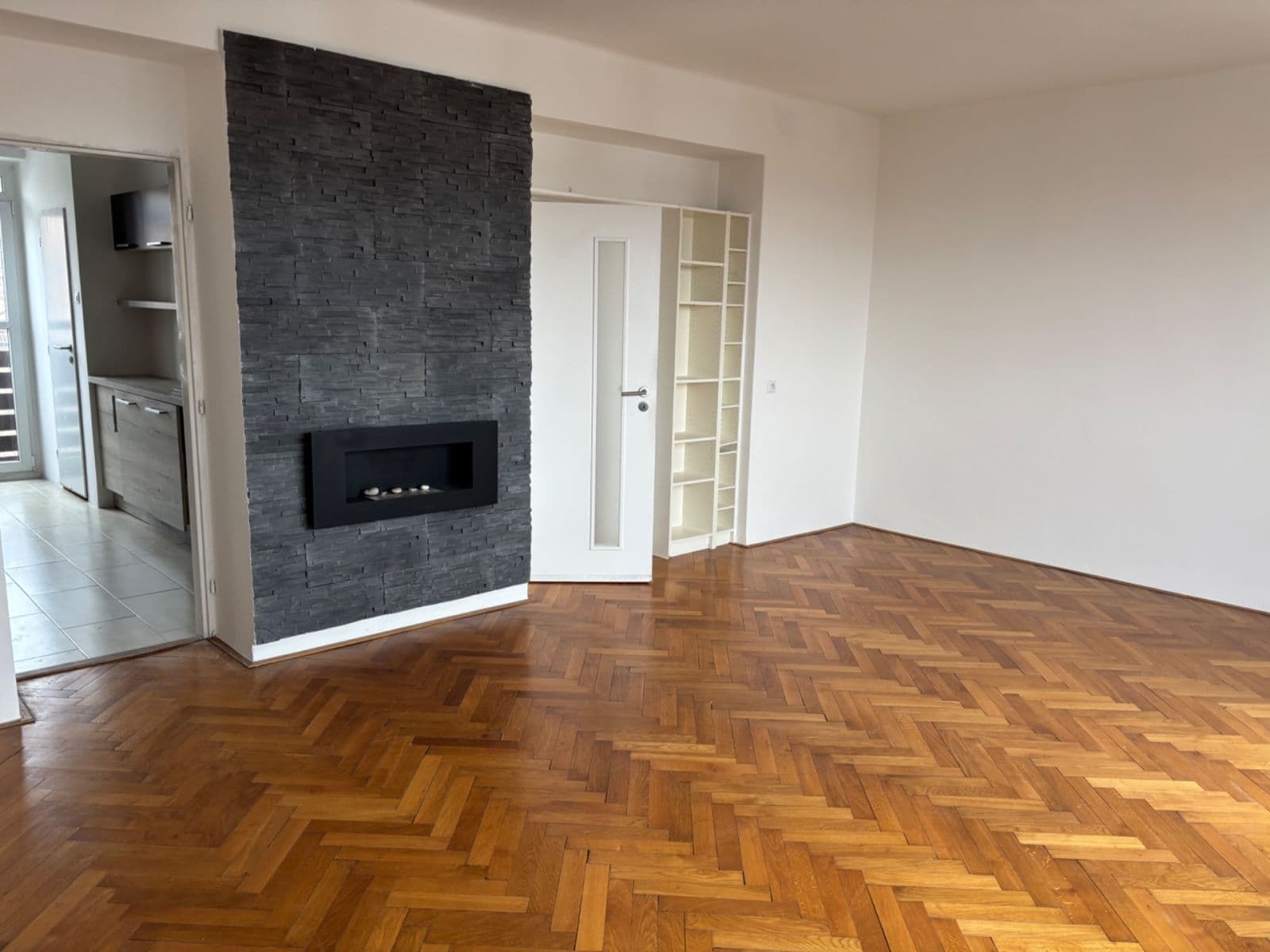 Pronájem bytu 3+1 77 m², Černokostelecká, Praha, Praha Pronájem bytu 3+1 77 m², Černokostelecká, Praha, Praha