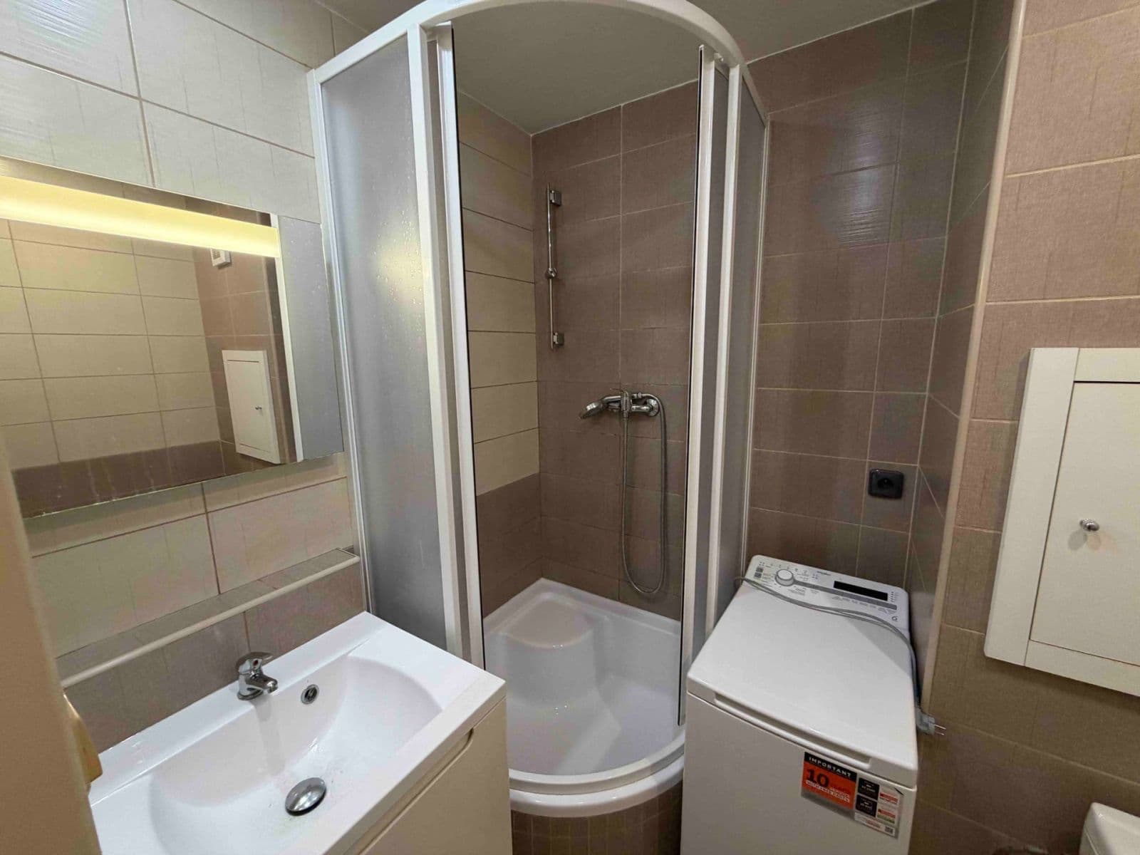 Pronájem bytu 1+kk 32 m², Lidická, Pardubice, Pardubický kraj Pronájem bytu 1+kk 32 m², Lidická, Pardubice, Pardubický kraj