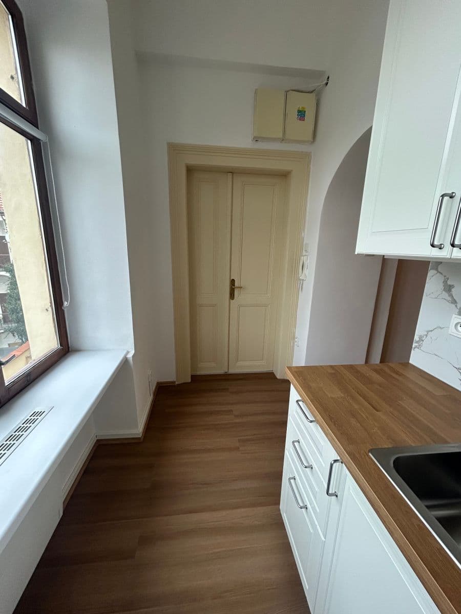 Pronájem bytu 2+kk 45 m², Bubenská, Praha, Praha Pronájem bytu 2+kk 45 m², Bubenská, Praha, Praha
