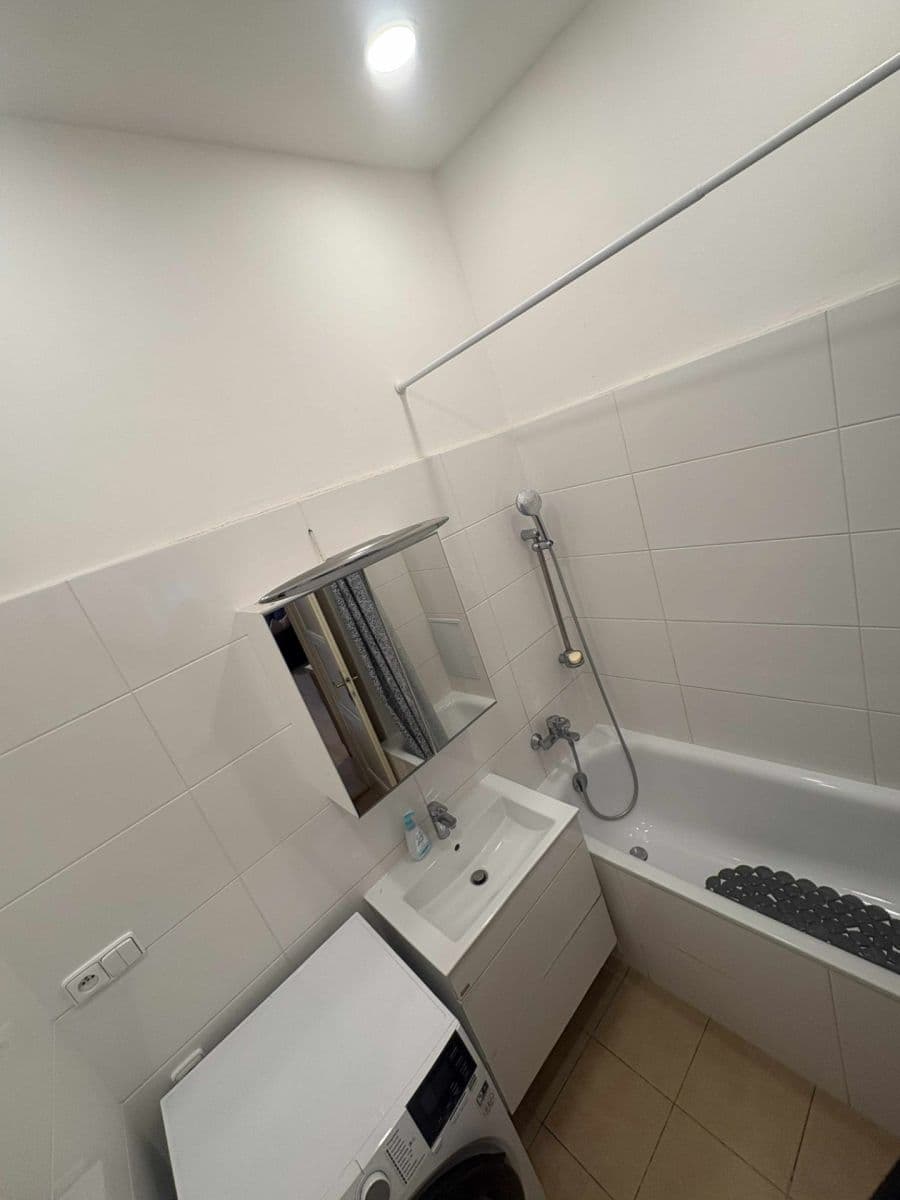 Pronájem bytu 2+1 49 m², Na Louži, Praha, Praha Pronájem bytu 2+1 49 m², Na Louži, Praha, Praha
