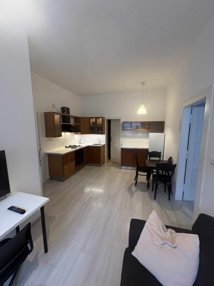 Pronájem bytu 2+1 49 m², Na Louži, Praha, Praha Pronájem bytu 2+1 49 m², Na Louži, Praha, Praha