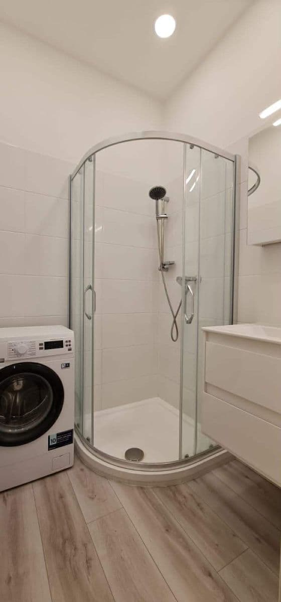 Pronájem bytu 2+1 49 m², Na Louži, Praha, Praha Pronájem bytu 2+1 49 m², Na Louži, Praha, Praha