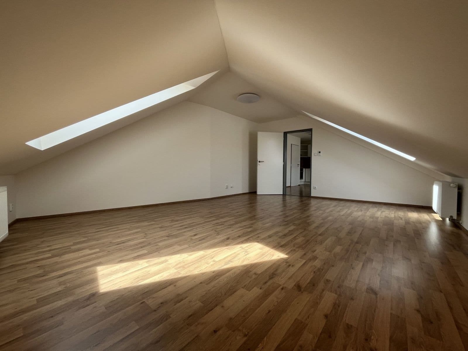 Pronájem bytu 2+kk 65 m², Brno, Jihomoravský kraj Pronájem bytu 2+kk 65 m², Brno, Jihomoravský kraj