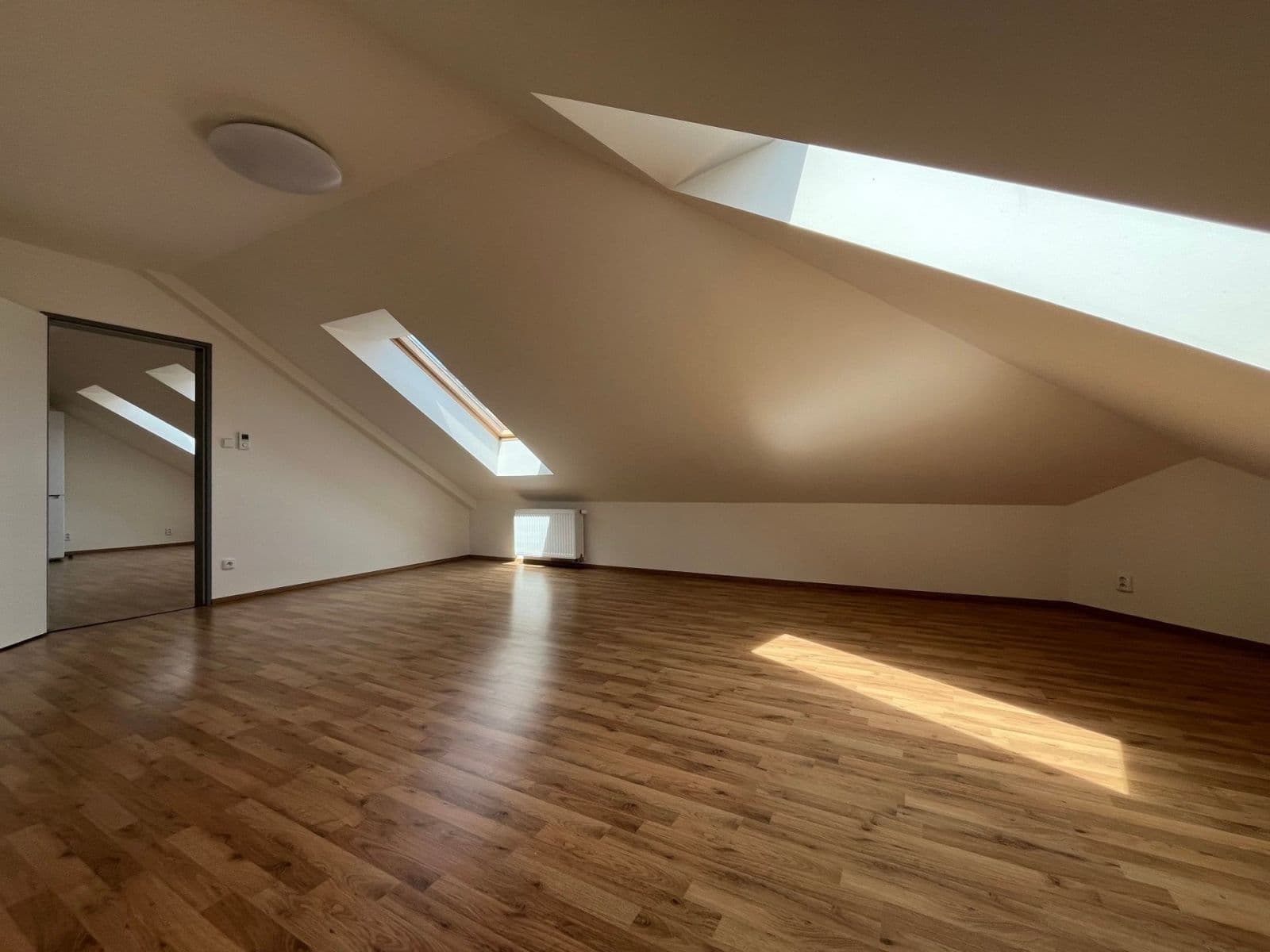 Pronájem bytu 2+kk 65 m², Brno, Jihomoravský kraj Pronájem bytu 2+kk 65 m², Brno, Jihomoravský kraj