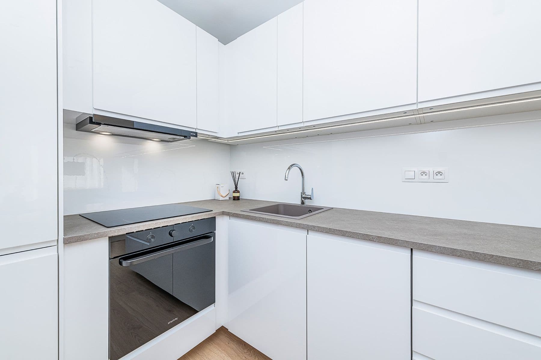 Prodej bytu 2+kk 46 m², Tererova, Praha, Praha Prodej bytu 2+kk 46 m², Tererova, Praha, Praha