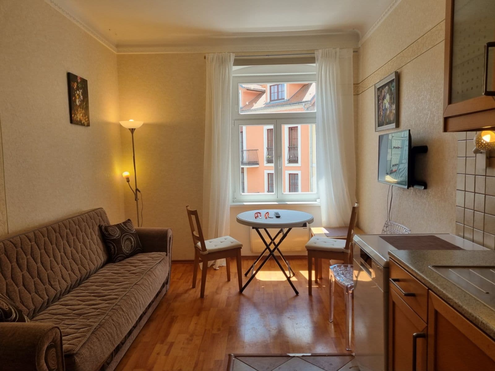 Prodej bytu 2+kk 35 m², Zámecký vrch, Karlovy Vary, Karlovarský kraj Prodej bytu 2+kk 35 m², Zámecký vrch, Karlovy Vary, Karlovarský kraj