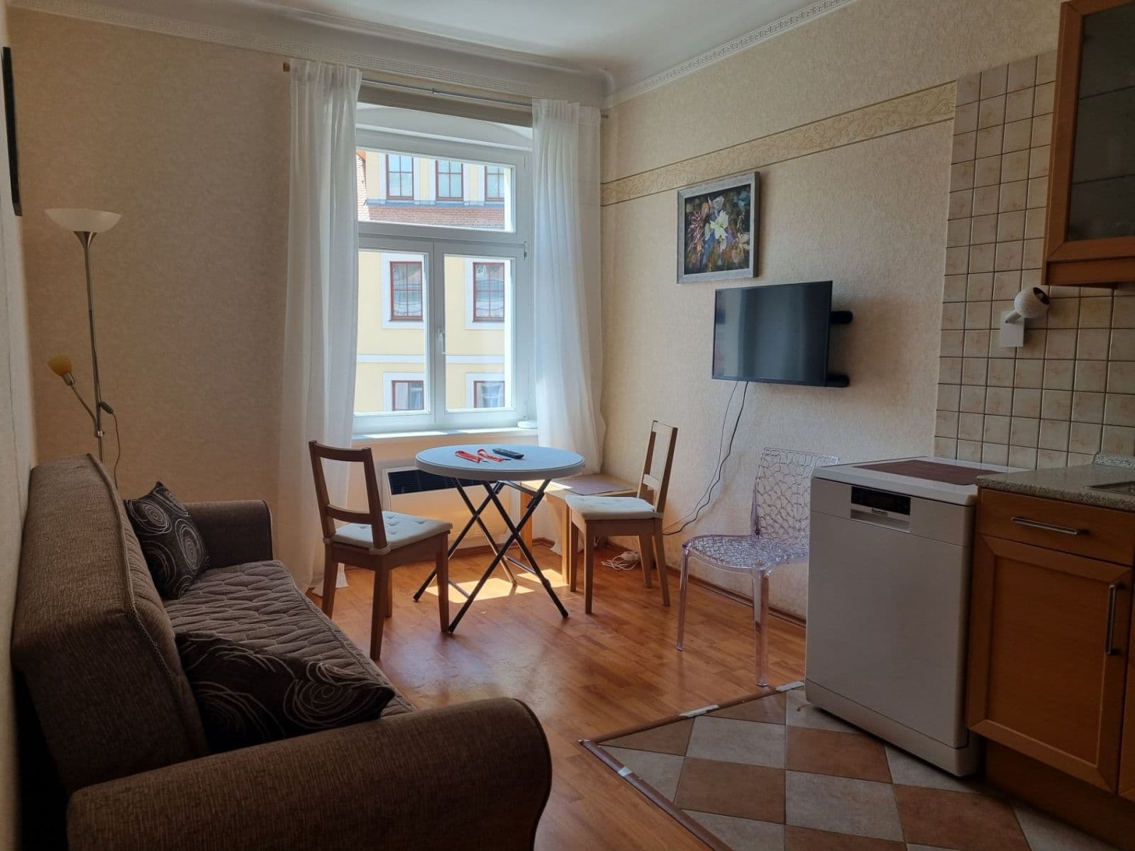 Prodej bytu 2+kk 35 m², Zámecký vrch, Karlovy Vary, Karlovarský kraj Prodej bytu 2+kk 35 m², Zámecký vrch, Karlovy Vary, Karlovarský kraj