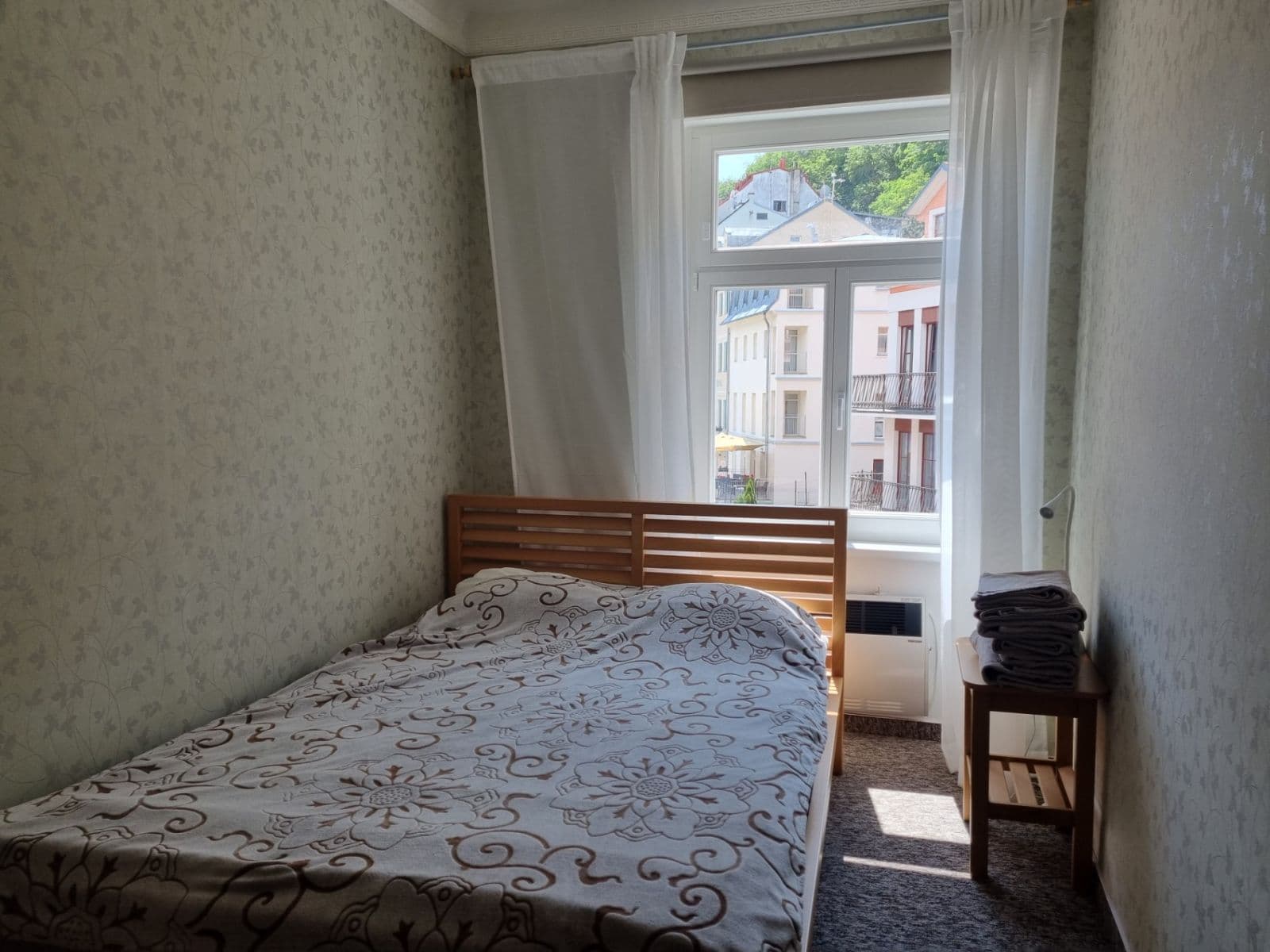 Prodej bytu 2+kk 35 m², Zámecký vrch, Karlovy Vary, Karlovarský kraj Prodej bytu 2+kk 35 m², Zámecký vrch, Karlovy Vary, Karlovarský kraj