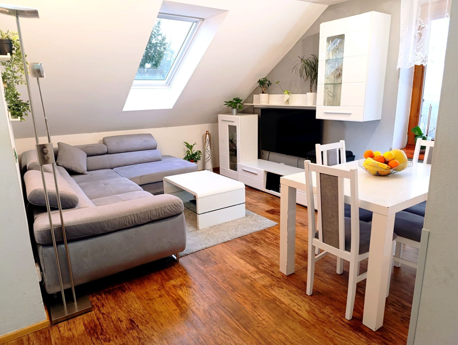 Prodej bytu 3+kk 62 m², Horoušanská, Nehvizdy, Středočeský kraj Prodej bytu 3+kk 62 m², Horoušanská, Nehvizdy, Středočeský kraj