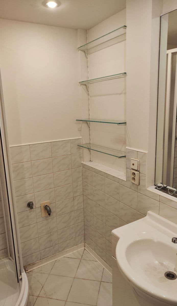 Pronájem bytu 2+kk 42 m², Mezilesní, Praha, Praha Pronájem bytu 2+kk 42 m², Mezilesní, Praha, Praha