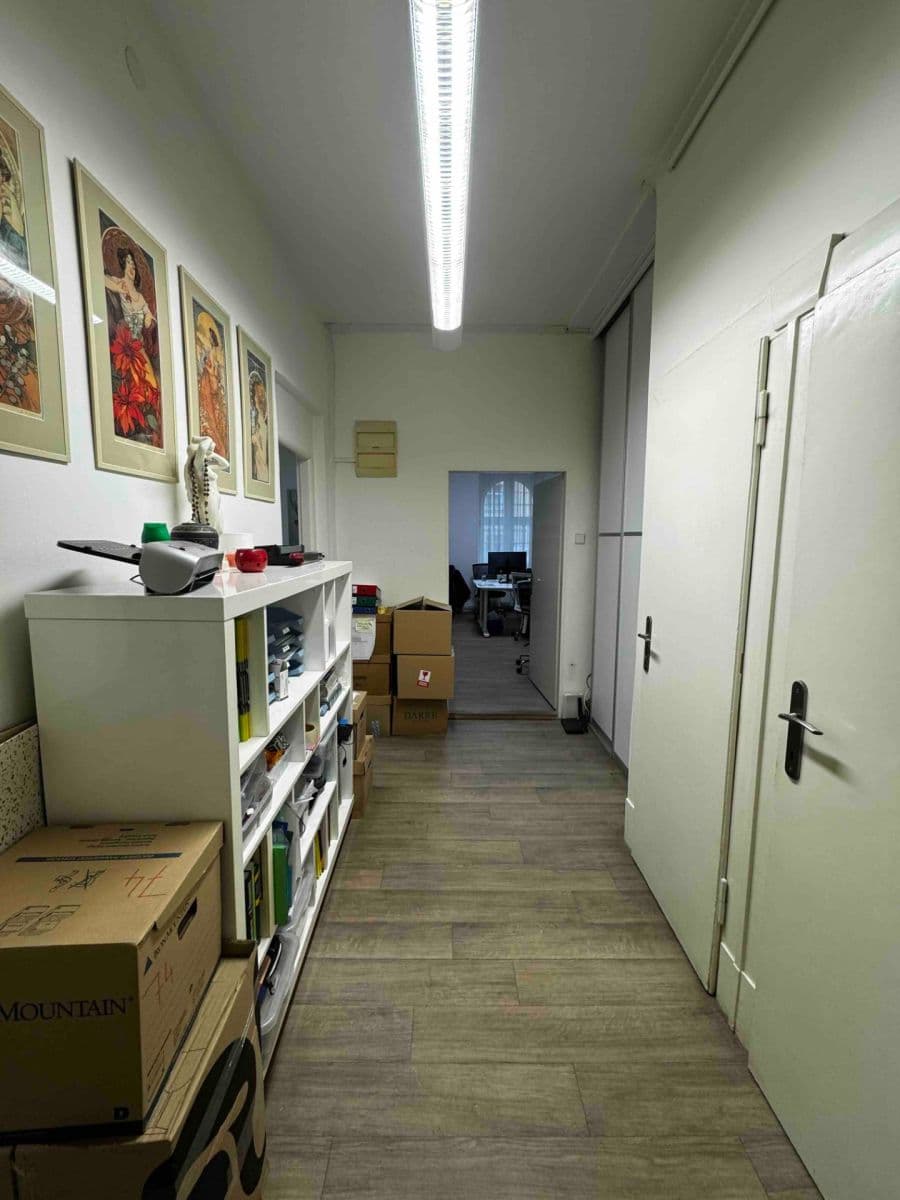 Pronájem kanceláře 85 m², Bělehradská, Praha, Praha Pronájem kanceláře 85 m², Bělehradská, Praha, Praha